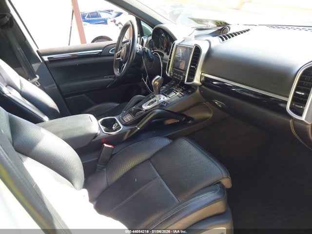 2017 PORSCHE CAYENNE WP1AA2A21HKA84809 Photo 4