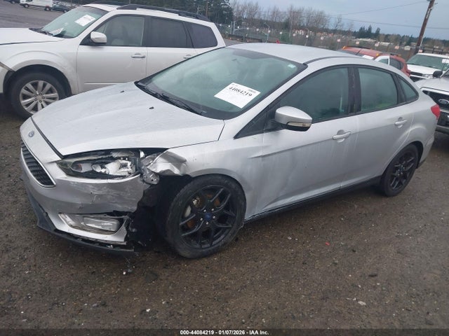 Ford Focus 2016 1FADP3F23GL372955 Image 2