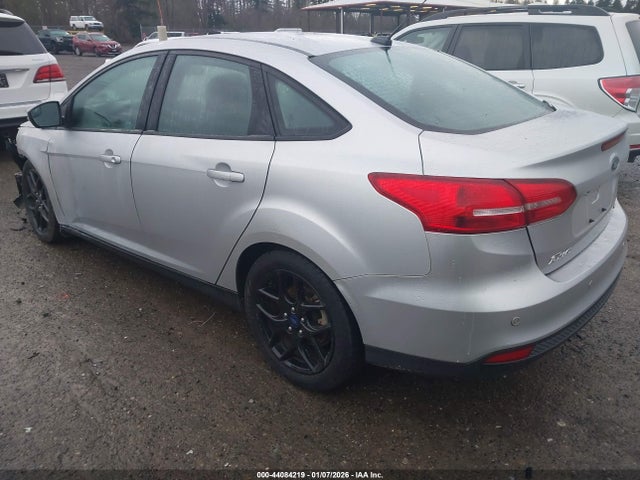 Ford Focus 2016 1FADP3F23GL372955 Image 3
