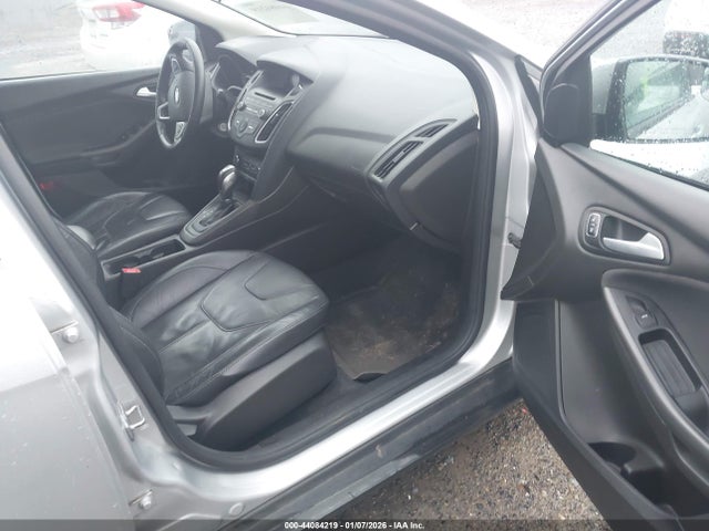 Ford Focus 2016 1FADP3F23GL372955 Image 5