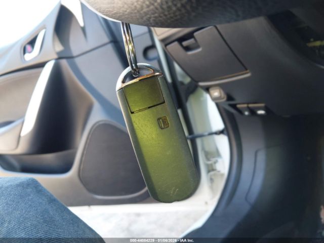 2017 MAZDA MAZDA6 JM1GL1V58H1130906 Photo 10