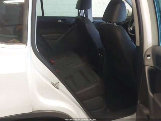 2016 VOLKSWAGEN TIGUAN WVGBV7AX7GW543282 Photo 7