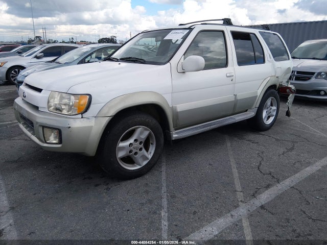 2001 INFINITI QX4 JNRDR09X01W203038 Photo 1