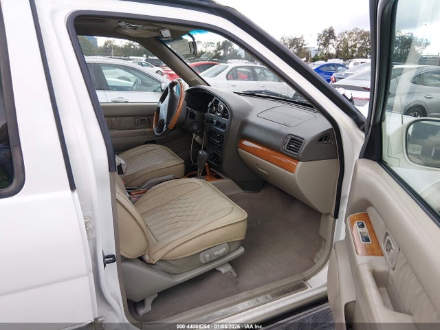 2001 INFINITI QX4 JNRDR09X01W203038 Photo 4