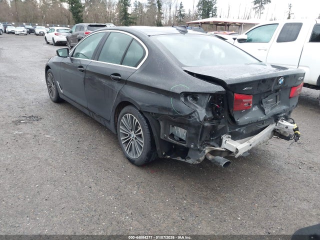 2019 BMW 530I WBAJA7C59KWW16522 Photo 2