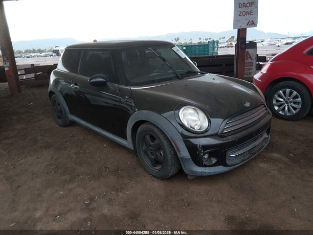 2011 MINI COOPER WMWSU3C58BT095296 Photo 0