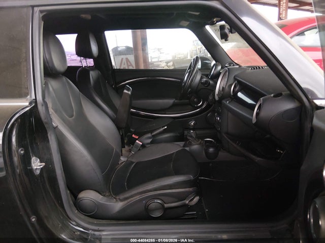 2011 MINI COOPER WMWSU3C58BT095296 Photo 4