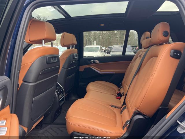 2022 BMW X7 5UXCW2C06N9J79973 Photo 7