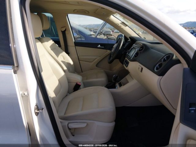 2012 VOLKSWAGEN TIGUAN WVGAV7AX1CW514768 Photo 4