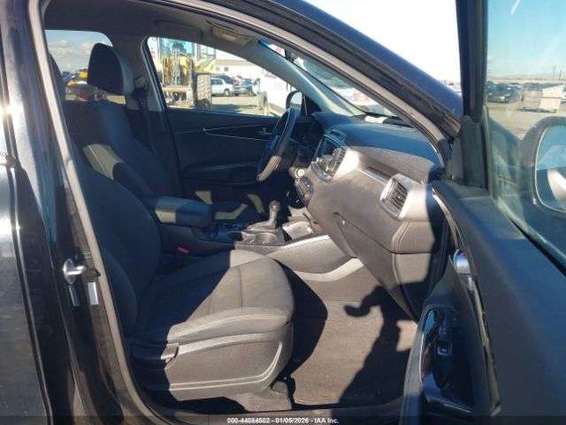 2017 KIA SORENTO 5XYPG4A3XHG217913 Photo 4