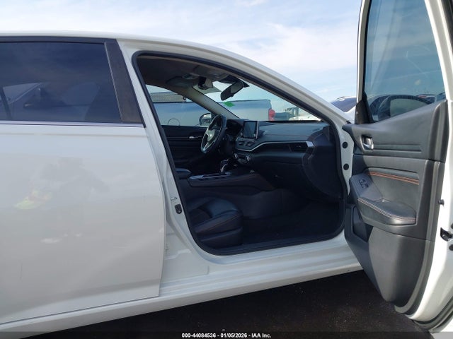 1N4BL4CV8NN372331 Nissan Altima Sr Fwd