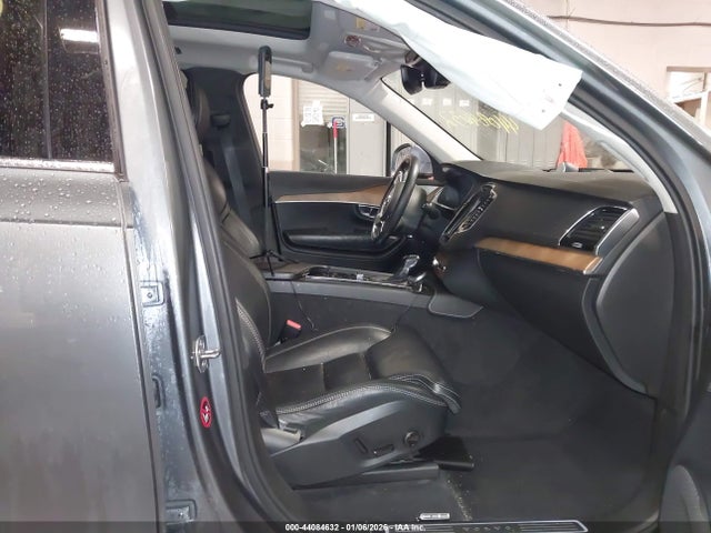 2018 VOLVO XC90 YV4A22PL7J1388900 Photo 4