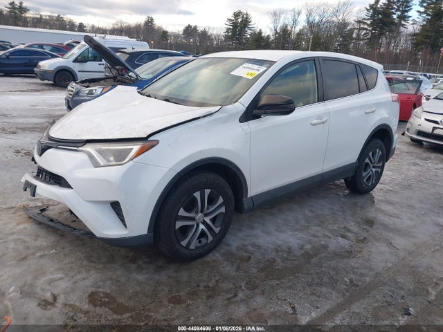 JTMBFREV7JJ725428 Toyota RAV4 LE
