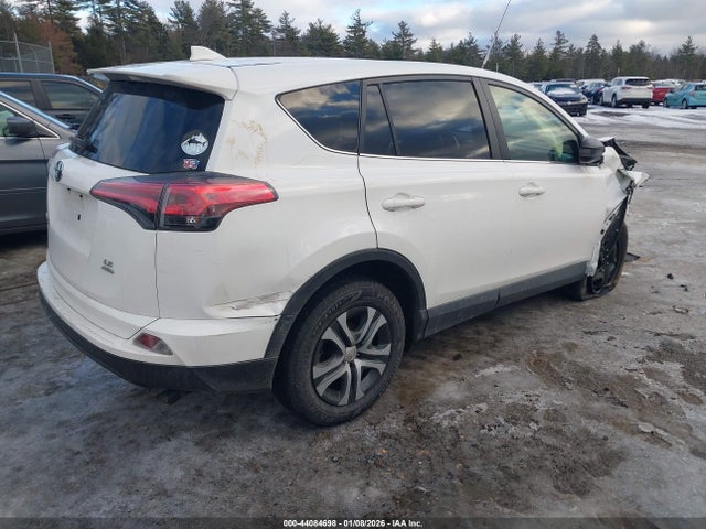 JTMBFREV7JJ725428 Toyota RAV4 LE