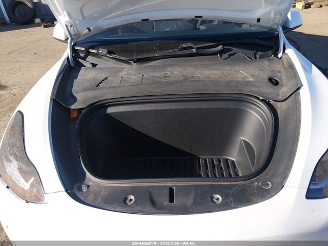 44084778 :رقم المزاد ، 5YJYGDEE1LF056089 vin ، 2020 Tesla Model Y Long Range Dual Motor All-wheel Drive مزاد بيع