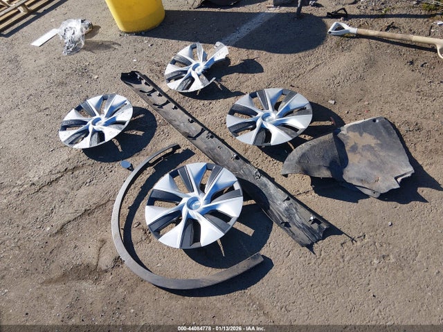 44084778 :رقم المزاد ، 5YJYGDEE1LF056089 vin ، 2020 Tesla Model Y Long Range Dual Motor All-wheel Drive مزاد بيع