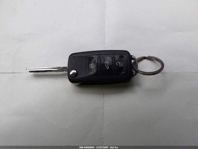 2011 Volkswagen Jetta 2.0l S მანქანა იყიდება აუქციონზე, vin: 3VW1K7AJ1BM340673, აუქციონის ნომერი: 44084803