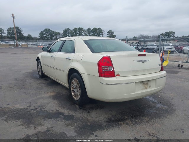 2010 CHRYSLER 300 2C3CA4CD0AH198774 Photo 2