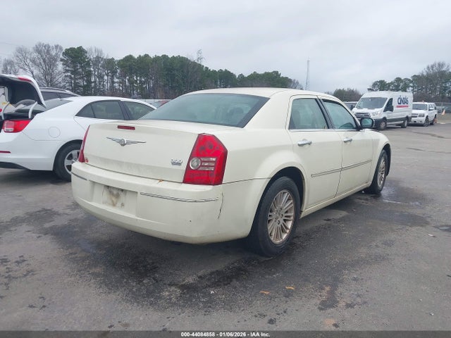 2010 CHRYSLER 300 2C3CA4CD0AH198774 Photo 3