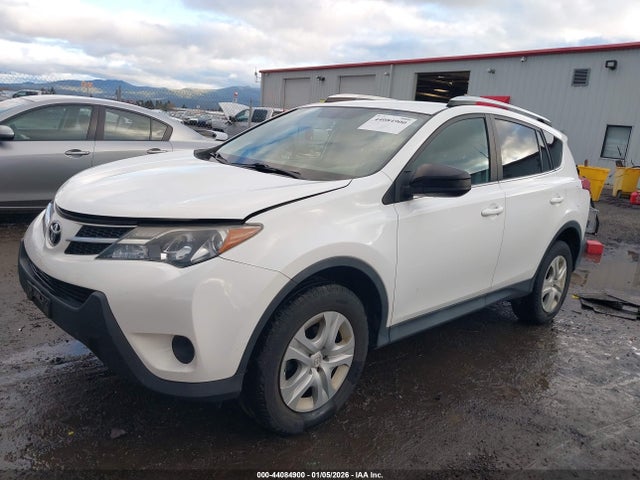Toyota RAV4 LE 2015 2T3BFREV4FW270594 Image 2