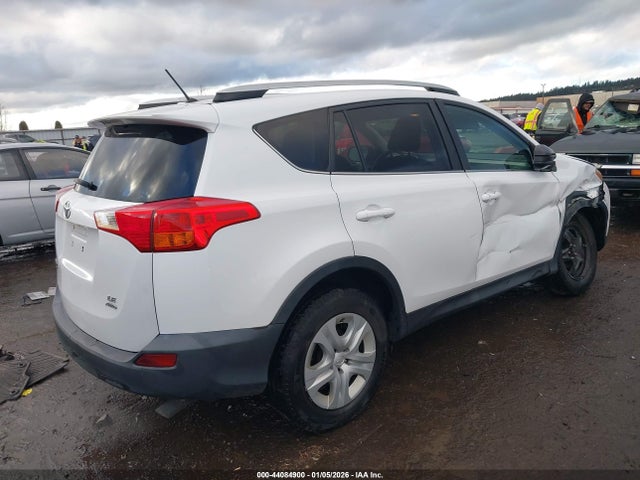 Toyota RAV4 LE 2015 2T3BFREV4FW270594 Image 4