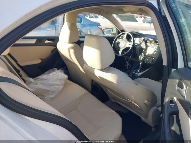 3VW637AJ4EM292206 Volkswagen Jetta Hybrid Sel Premium