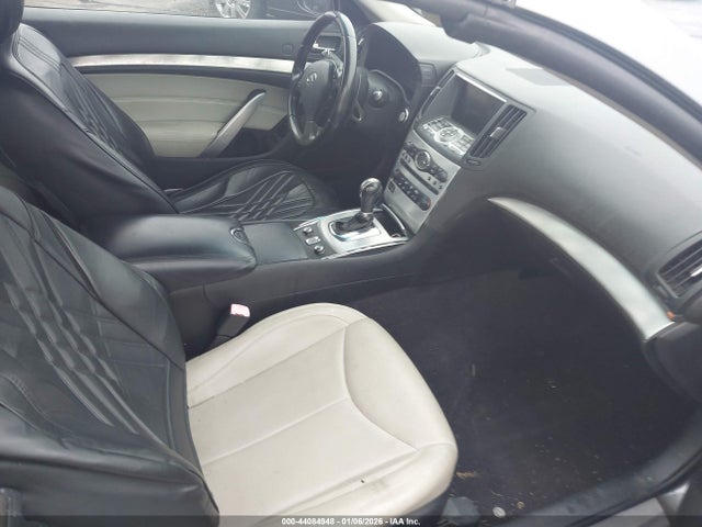 44084948 :رقم المزاد ، JN1CV6FE6BM952598 vin ، 2011 Infiniti G37 مزاد بيع