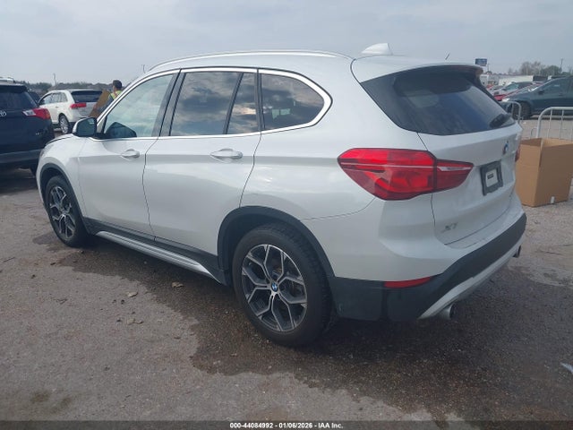 2020 BMW X1 WBXJG7C01L3L89533 Photo 2