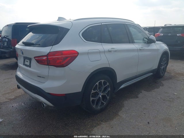 2020 BMW X1 WBXJG7C01L3L89533 Photo 3