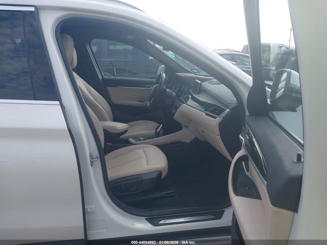 2020 BMW X1 WBXJG7C01L3L89533 Photo 4