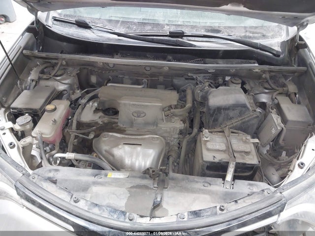 2T3BFREV3GW438923 Toyota RAV4 LE
