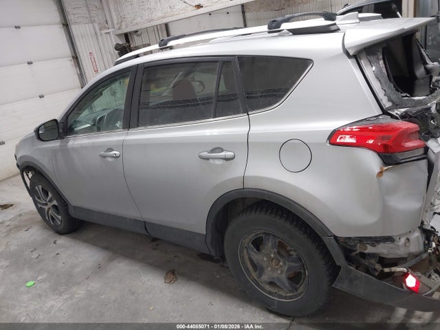 2T3BFREV3GW438923 Toyota RAV4 LE