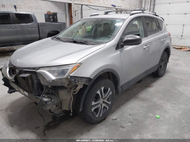 2T3BFREV3GW438923 Toyota RAV4 LE