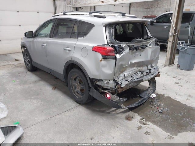 2T3BFREV3GW438923 Toyota RAV4 LE