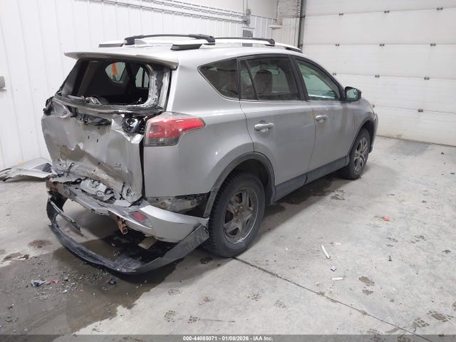 2T3BFREV3GW438923 Toyota RAV4 LE