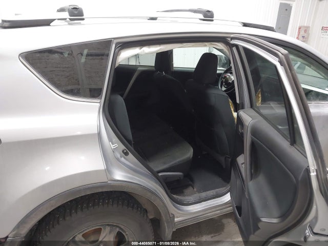 2T3BFREV3GW438923 Toyota RAV4 LE