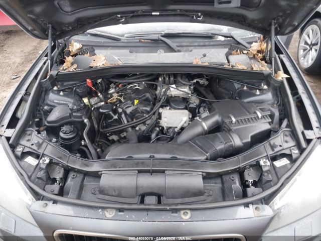 2014 BMW X1 WBAVL1C59EVR94925 Photo 9