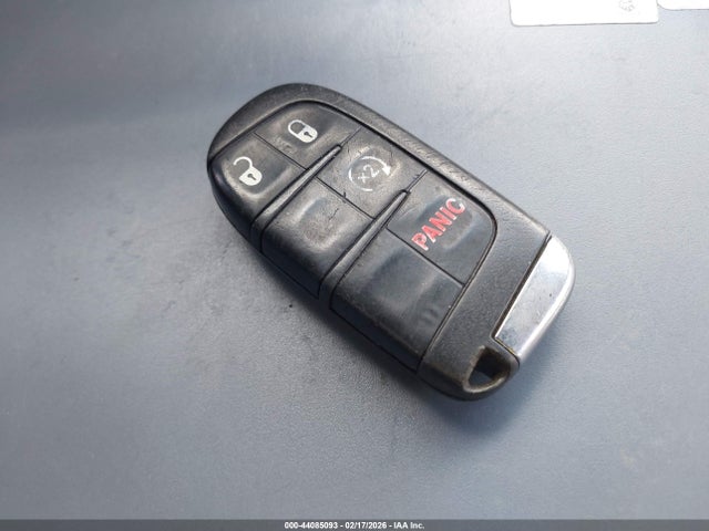 44085093 :رقم المزاد ، ZACNJABB0LPL33320 vin ، 2020 Jeep Renegade Latitude مزاد بيع
