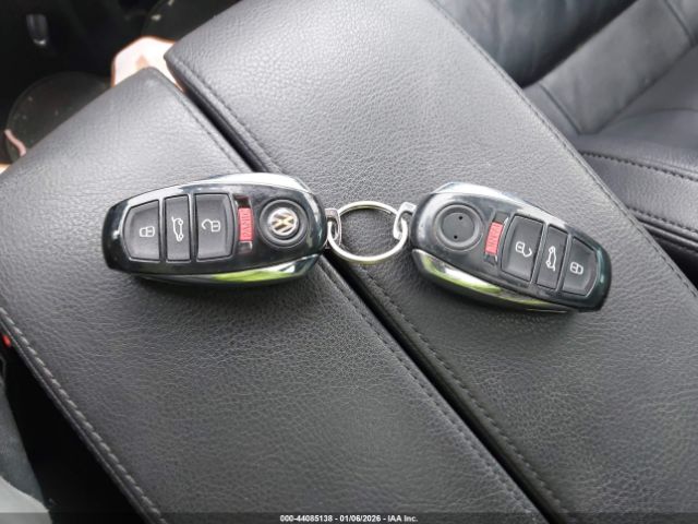 2013 VOLKSWAGEN TOUAREG WVGEF9BP1DD011697 Photo 10