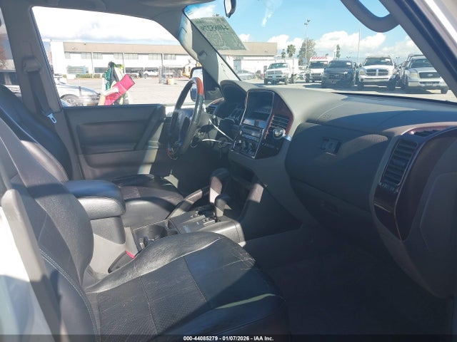 2001 MITSUBISHI MONTERO JA4MW51R11J002260 Photo 4