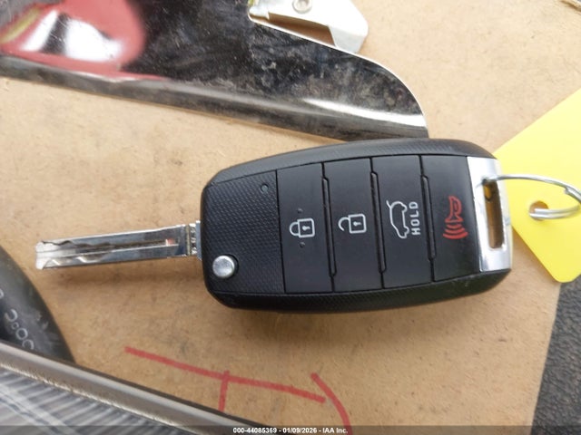5XYKT3A61FG600971 KIA SORENTO LX