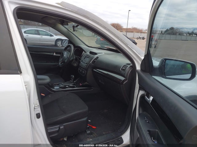5XYKT3A61FG600971 KIA SORENTO LX