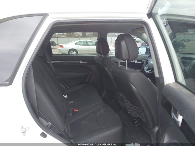5XYKT3A61FG600971 KIA SORENTO LX