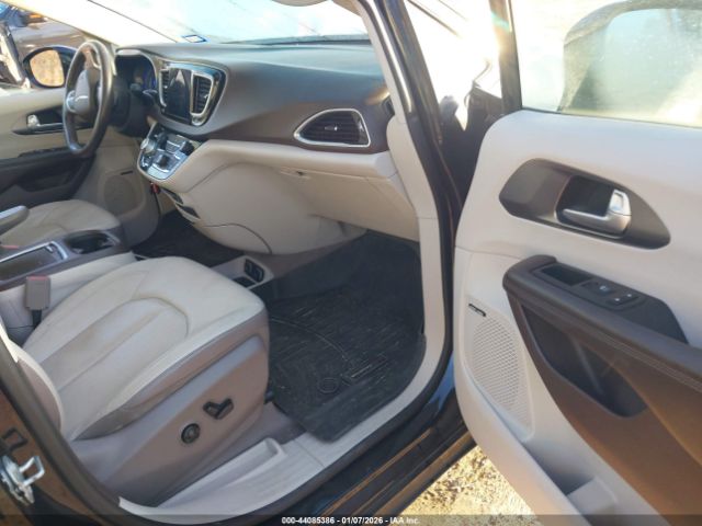 2018 CHRYSLER PACIFICA 2C4RC1EGXJR154555 Photo 4