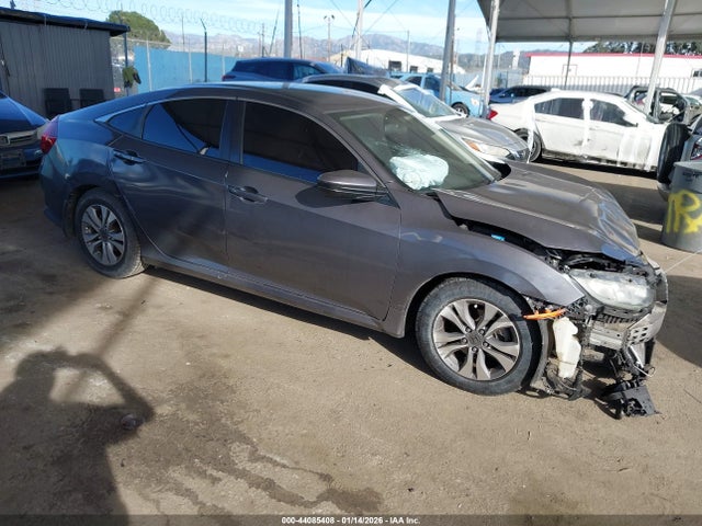 Honda Civic Lx 2018 2HGFC2F54JH542748 zdjęcie główne