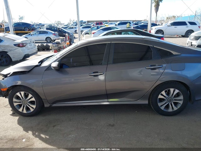 Honda Civic Lx 2018 2HGFC2F54JH542748 Image 15