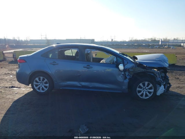 Продажа на аукционе авто 2022 Toyota Corolla Le, vin: 5YFEPMAE6NP342858, номер лота: 44085505