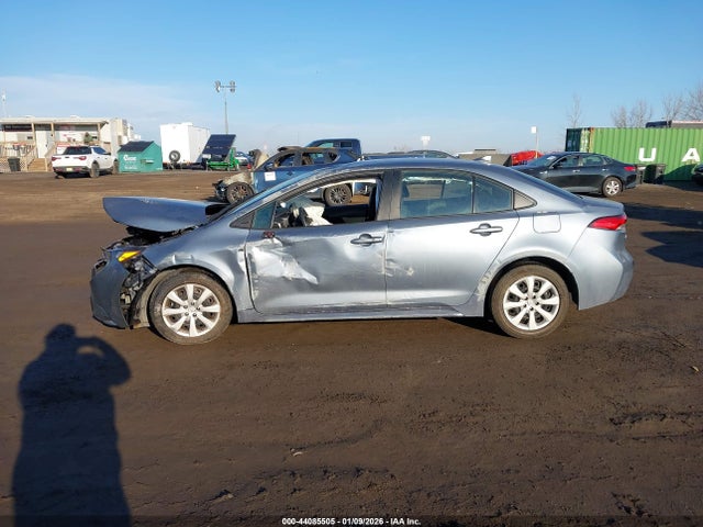 Продажа на аукционе авто 2022 Toyota Corolla Le, vin: 5YFEPMAE6NP342858, номер лота: 44085505