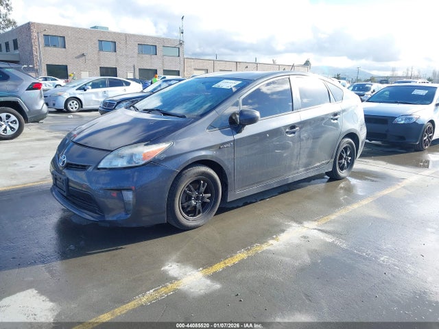 Toyota Prius Two 2014 JTDKN3DUXE0368170 Image 2