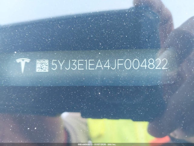 44085573 :رقم المزاد ، 5YJ3E1EA4JF004822 vin ، 2018 Tesla Model 3 Long Range/mid Range مزاد بيع